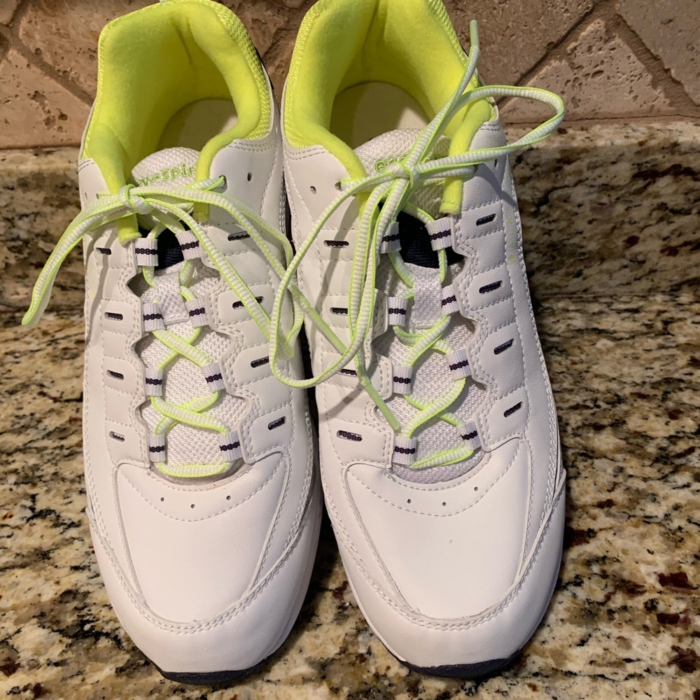 LIKE NEW Easy Spirit Tennis Shoes